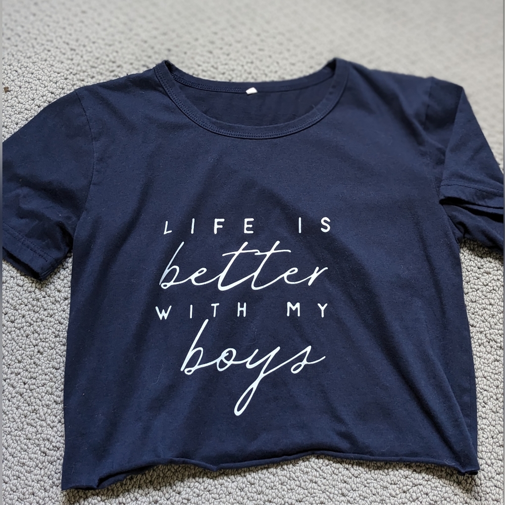 Cropped cutoff graphic tee women's